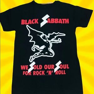 Black Sabbath  classic graphic Tshirt !